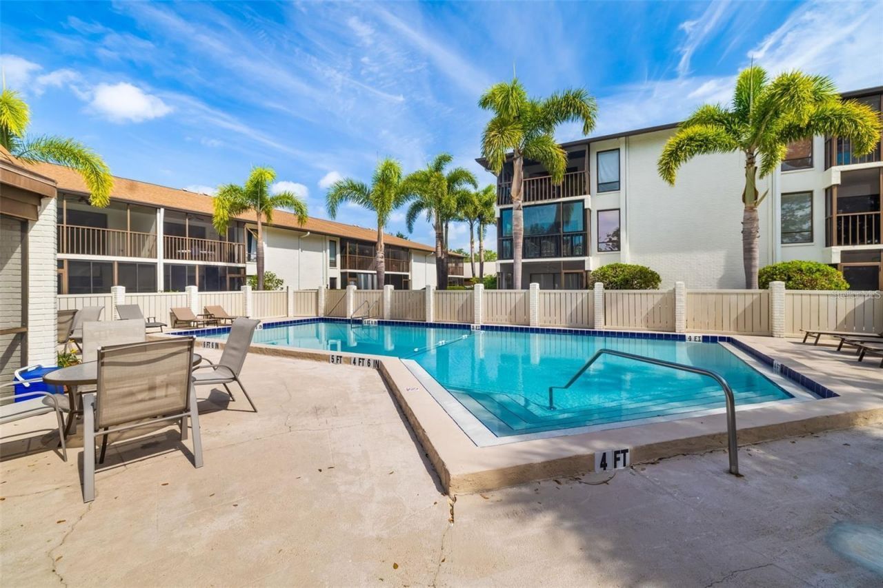 7201 Curtiss Avenue, Unit 2D, Sarasota, FL 34231 Photo