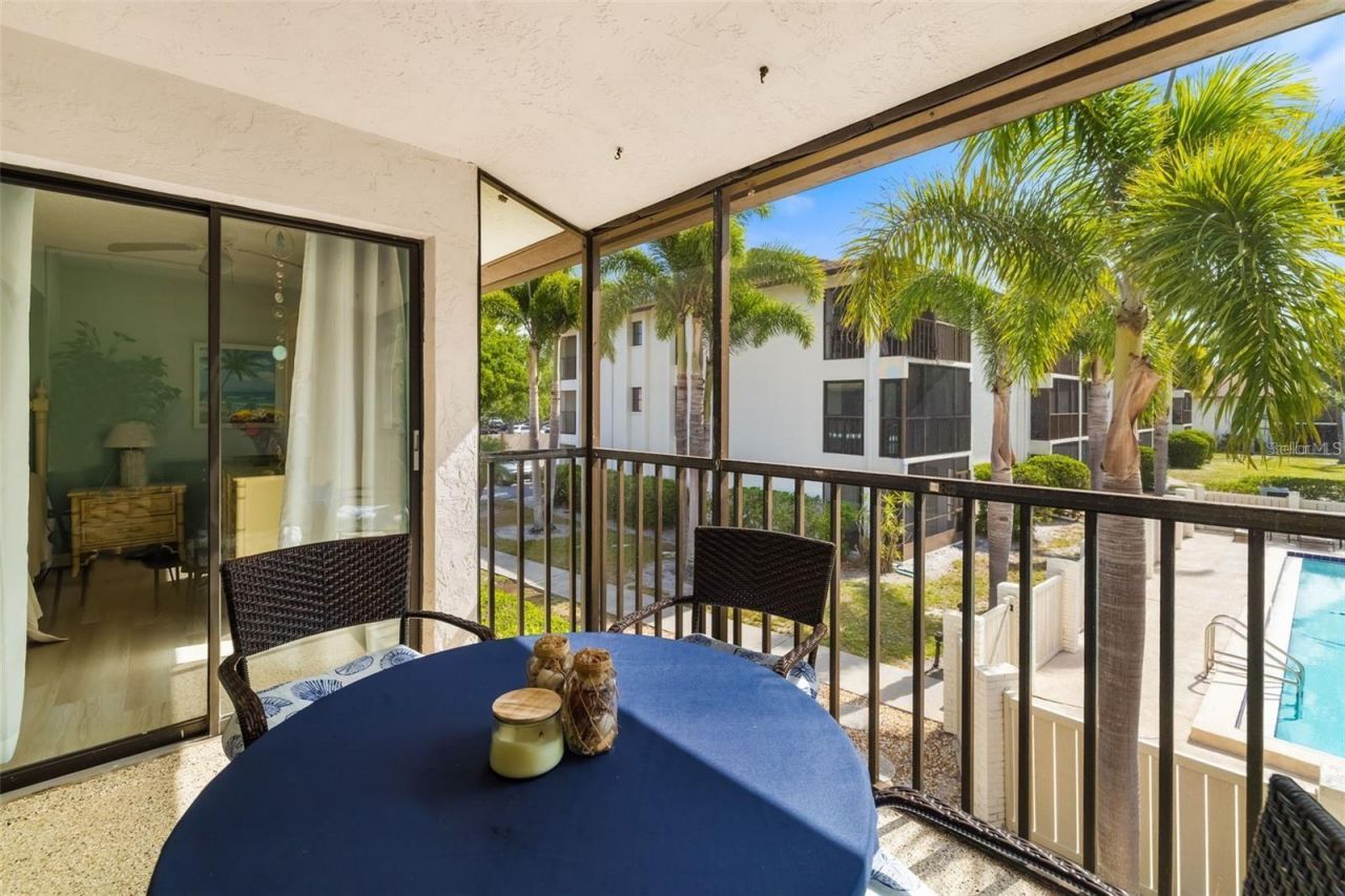 7201 Curtiss Avenue, Unit 2D, Sarasota, FL 34231 Photo