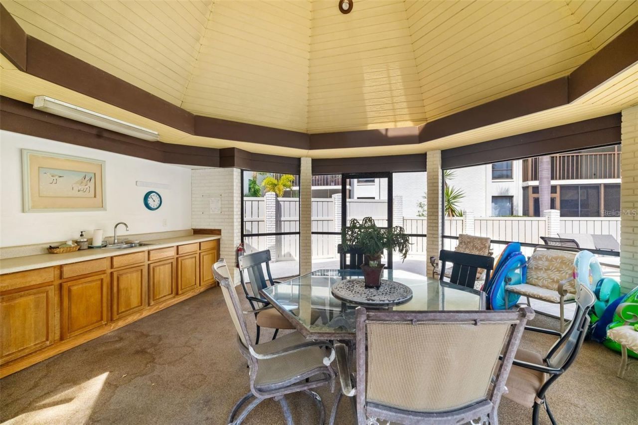 7201 Curtiss Avenue, Unit 2D, Sarasota, FL 34231 Photo