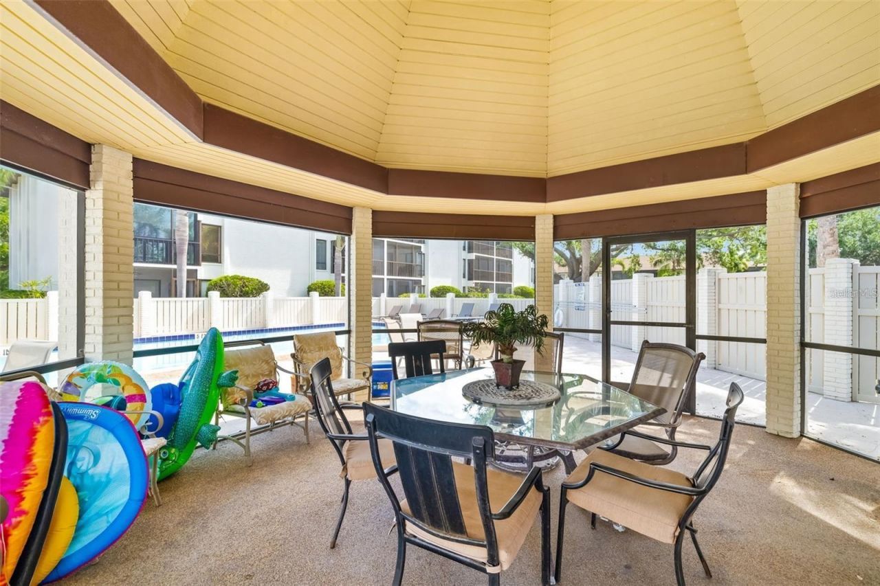 7201 Curtiss Avenue, Unit 2D, Sarasota, FL 34231 Photo