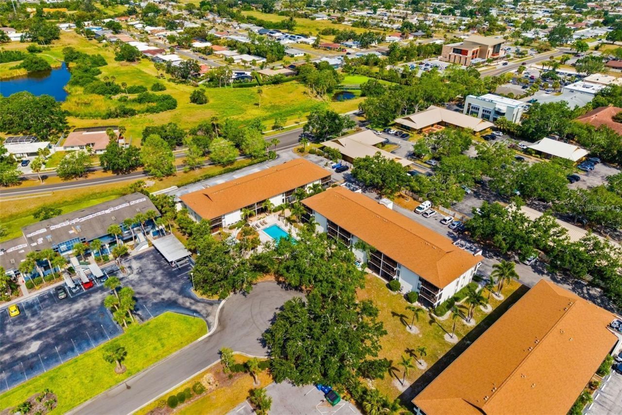 7201 Curtiss Avenue, Unit 2D, Sarasota, FL 34231 Photo
