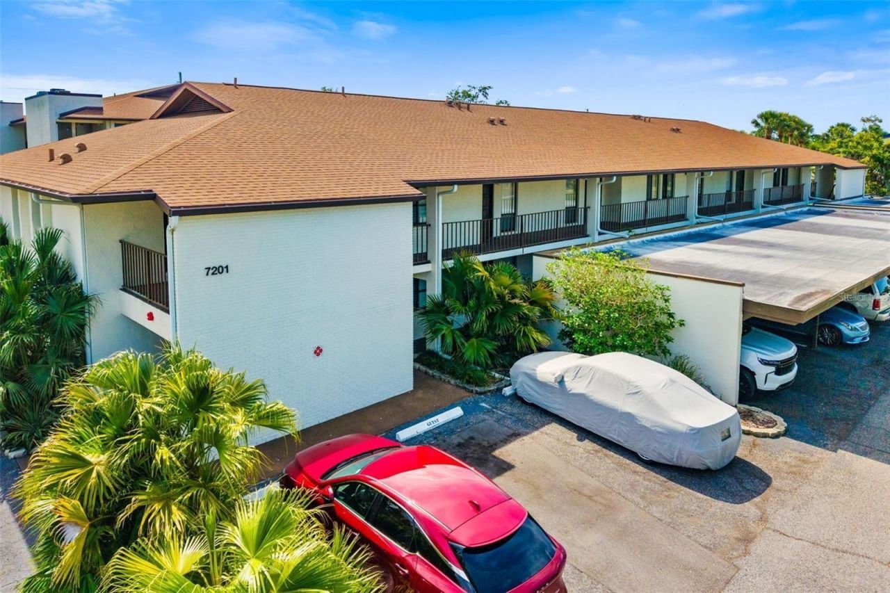 7201 Curtiss Avenue, Unit 2D, Sarasota, FL 34231 Photo