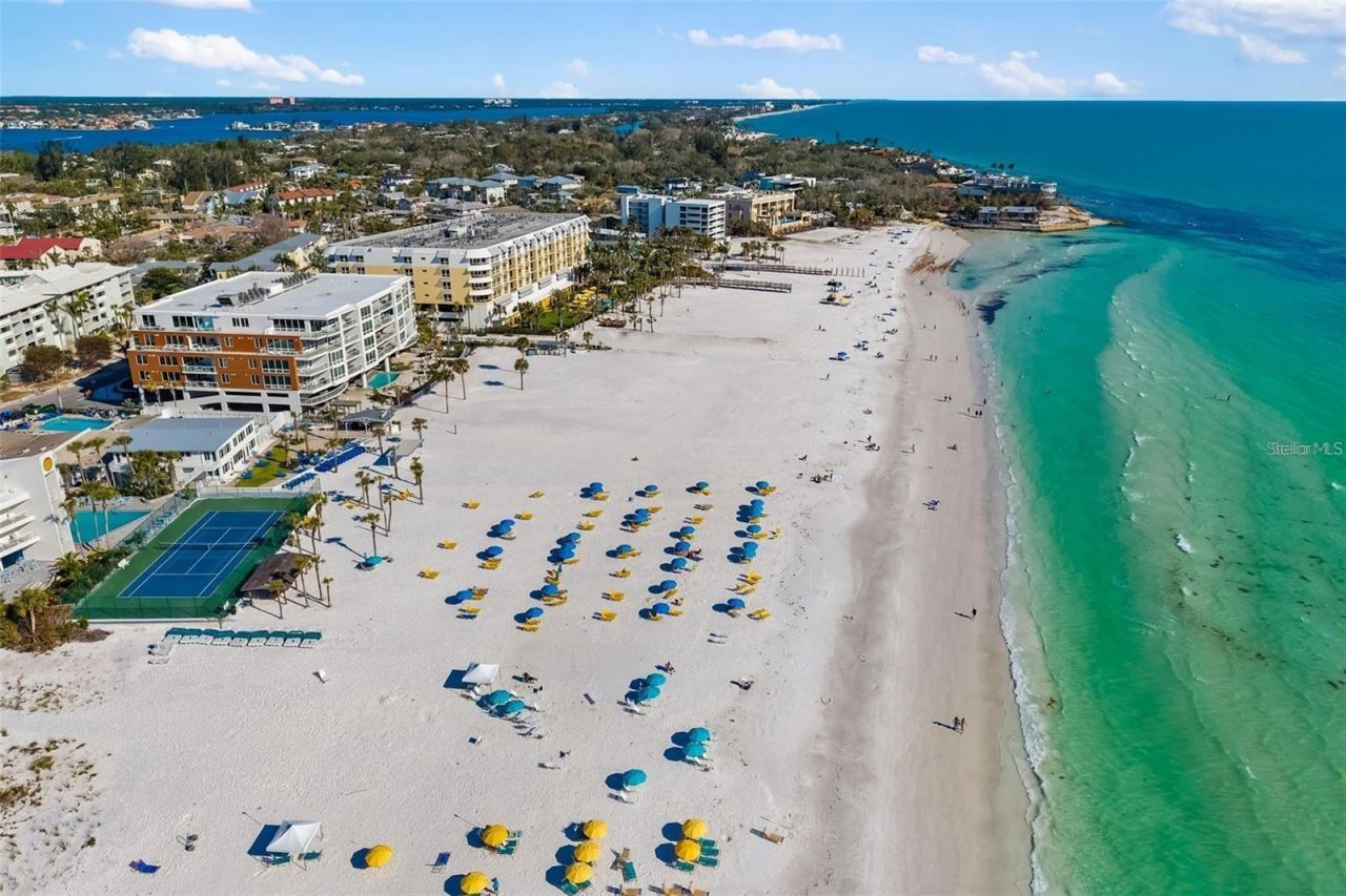 7201 Curtiss Avenue, Unit 2D, Sarasota, FL 34231 Photo