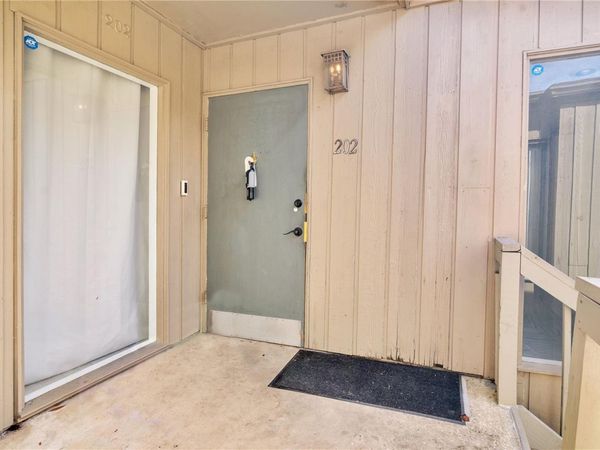 202 CROWN OAKS WAY, Unit 201, LONGWOOD, FL 32779