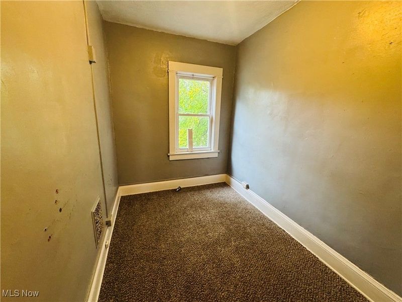 9013 Harris Avenue, Cleveland, OH 44104 Photo 11