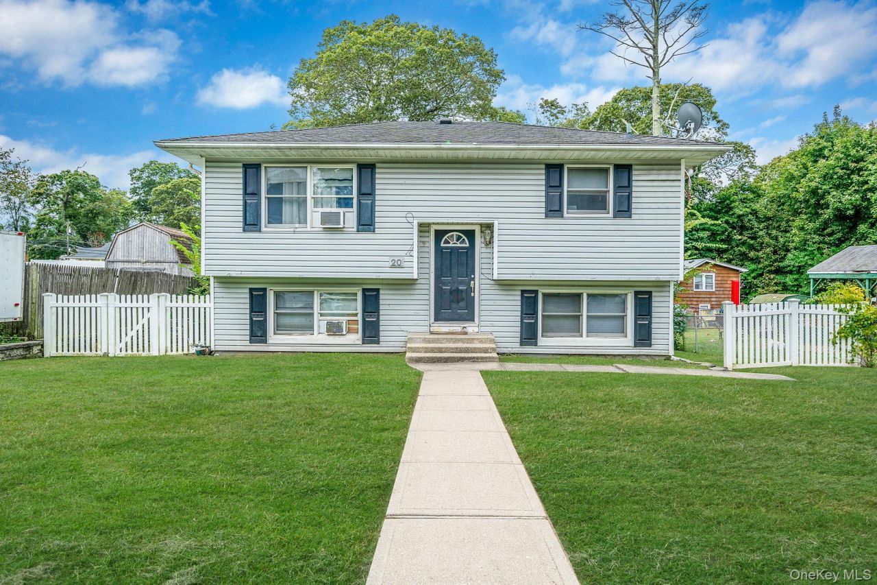 20 Kirby Lane, Lake Ronkonkoma, NY 11779 Main Photo