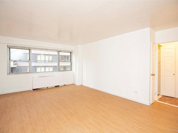 330 East 49th Street, Unit 6K, New York (Manhattan), NY 10017