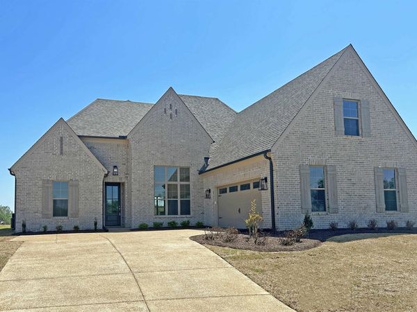 305 VALLEYVIEW LN, Oakland, TN 38060