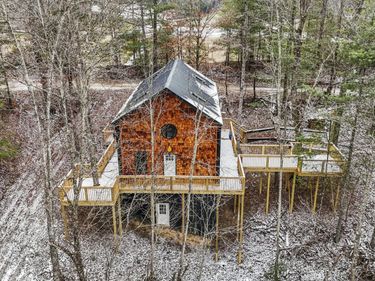 30 W Spencer Road, Campton, KY 41301