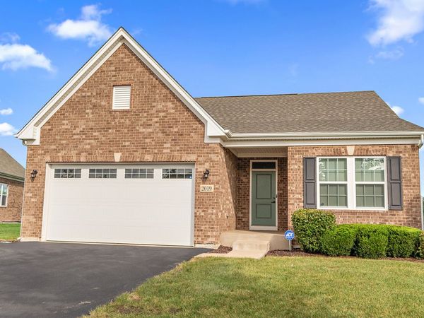 2019 Royalglen Drive, New Lenox, IL 60451