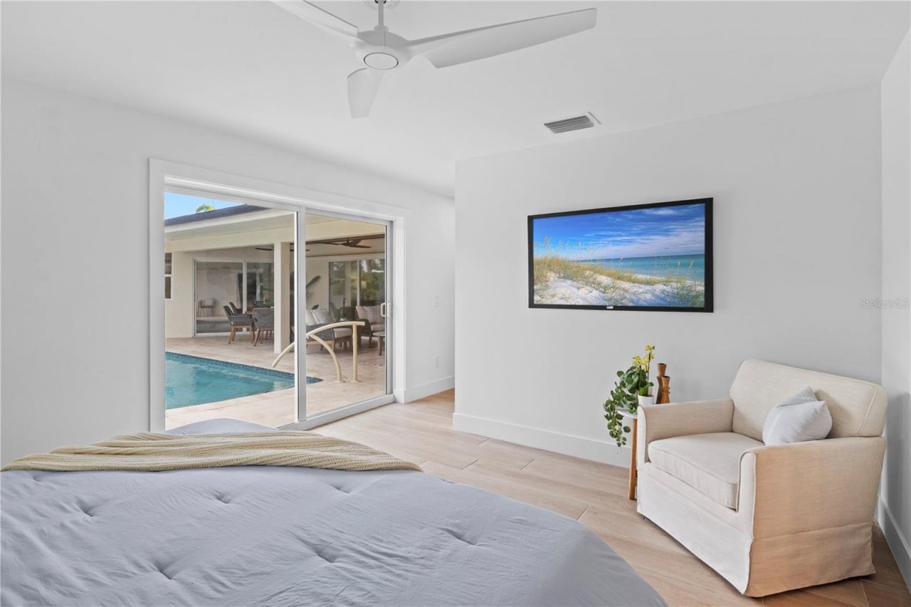 624 Dundee Lane, Holmes Beach, FL 34217 Photo