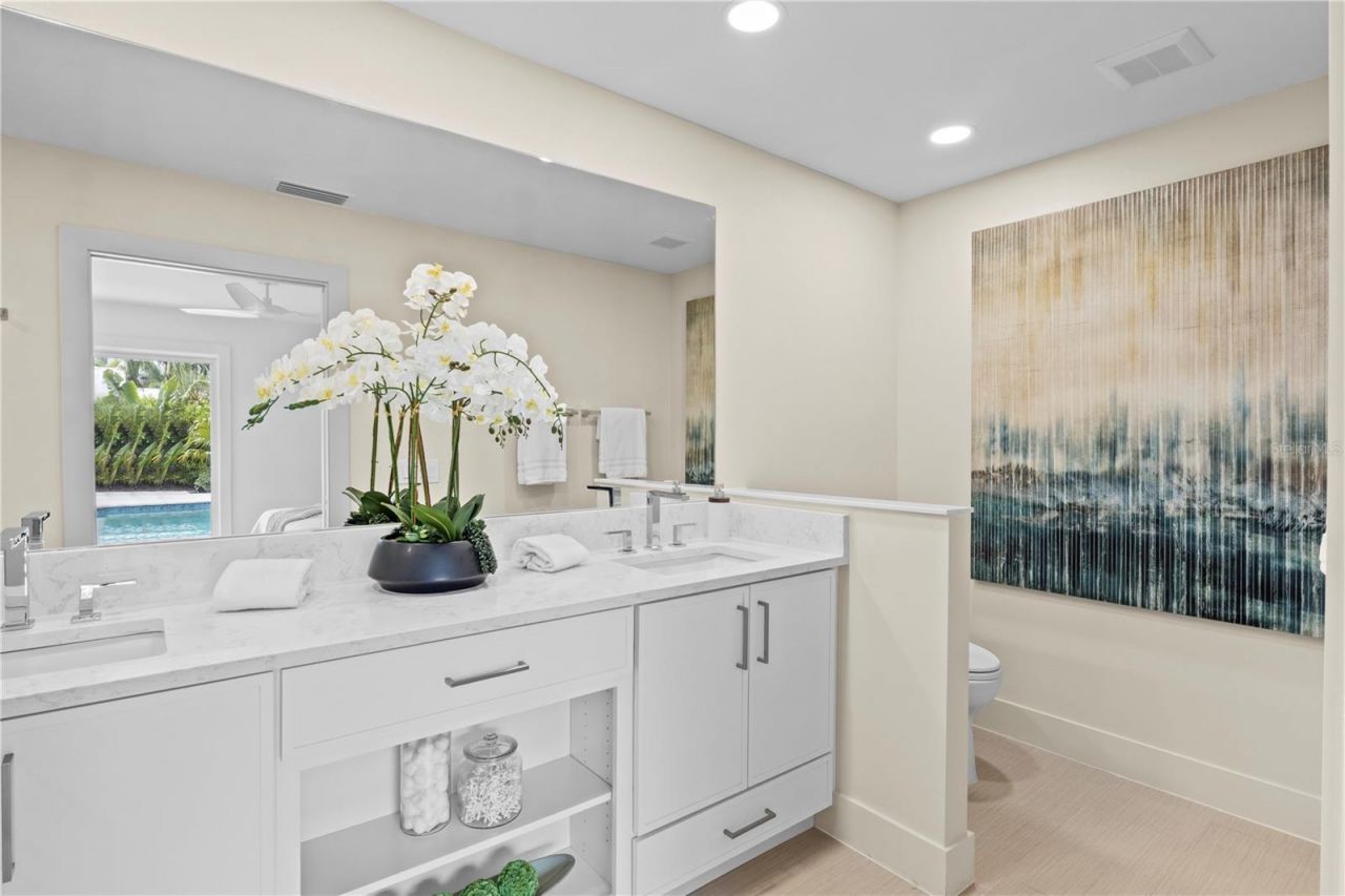 624 Dundee Lane, Holmes Beach, FL 34217 Photo