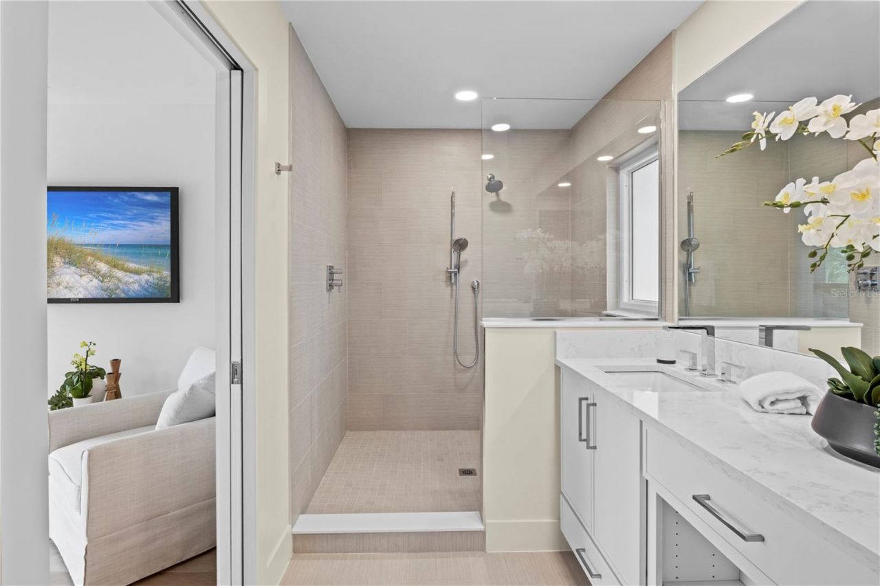 624 Dundee Lane, Holmes Beach, FL 34217 Photo