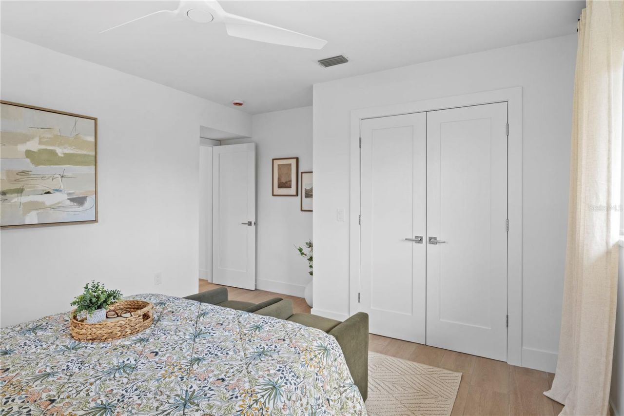 624 Dundee Lane, Holmes Beach, FL 34217 Photo