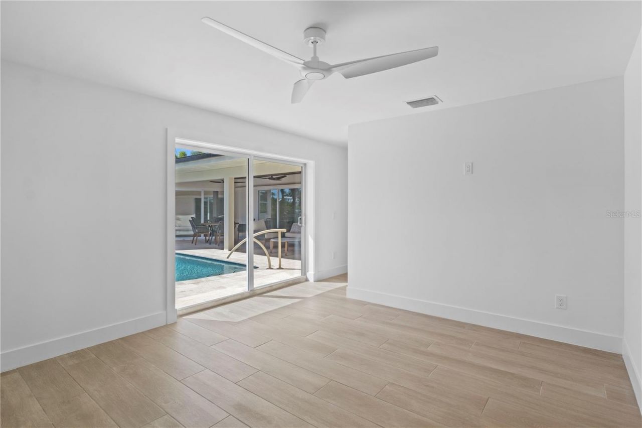 624 Dundee Lane, Holmes Beach, FL 34217 Photo