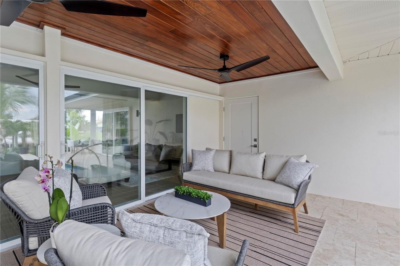 624 Dundee Lane, Holmes Beach, FL 34217 Photo