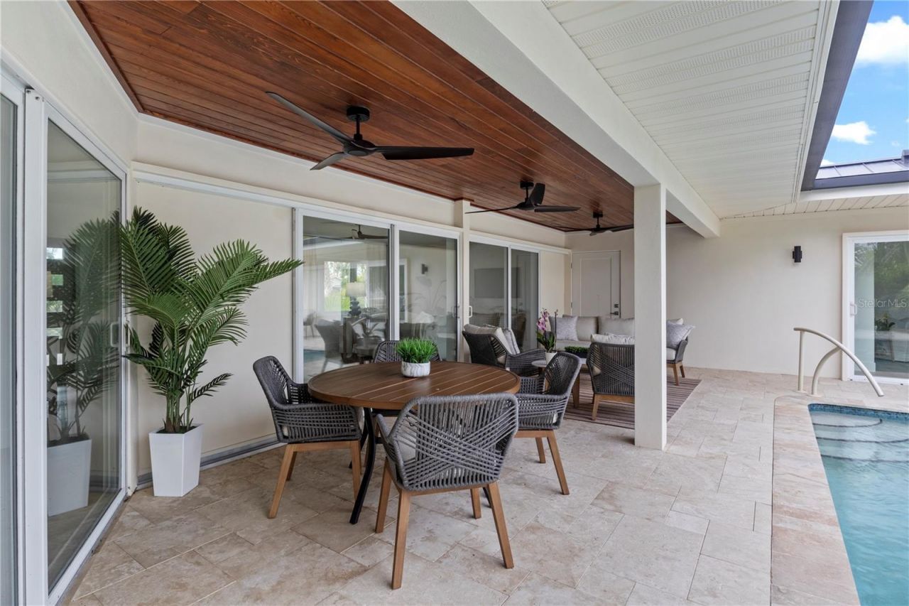 624 Dundee Lane, Holmes Beach, FL 34217 Photo