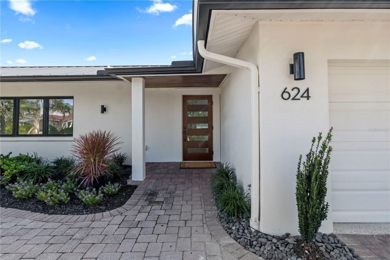 624 Dundee Lane, Holmes Beach, FL 34217 Photo