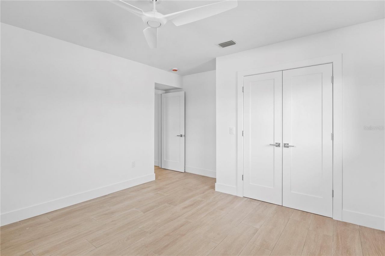 624 Dundee Lane, Holmes Beach, FL 34217 Photo