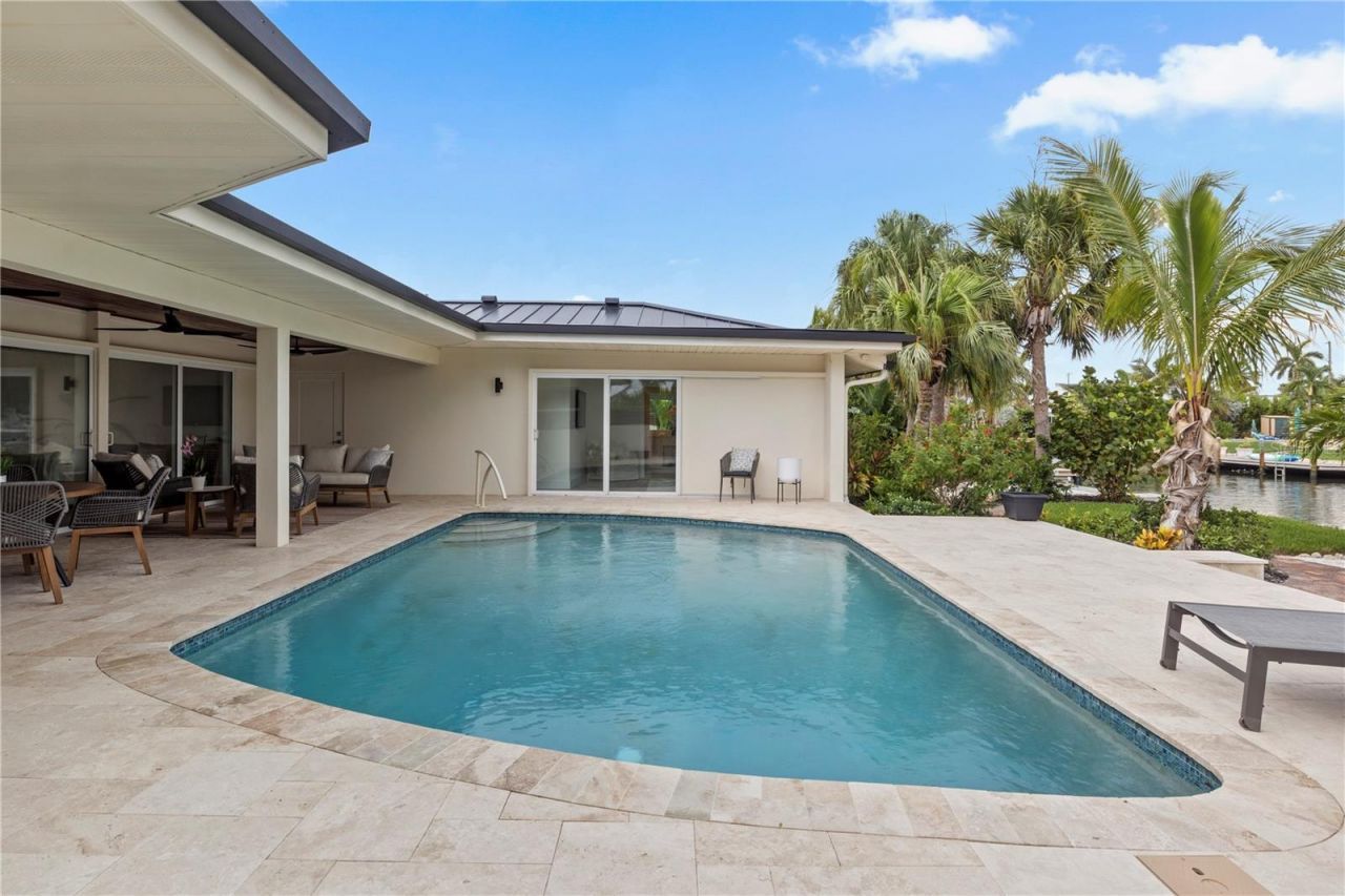 624 Dundee Lane, Holmes Beach, FL 34217 Photo