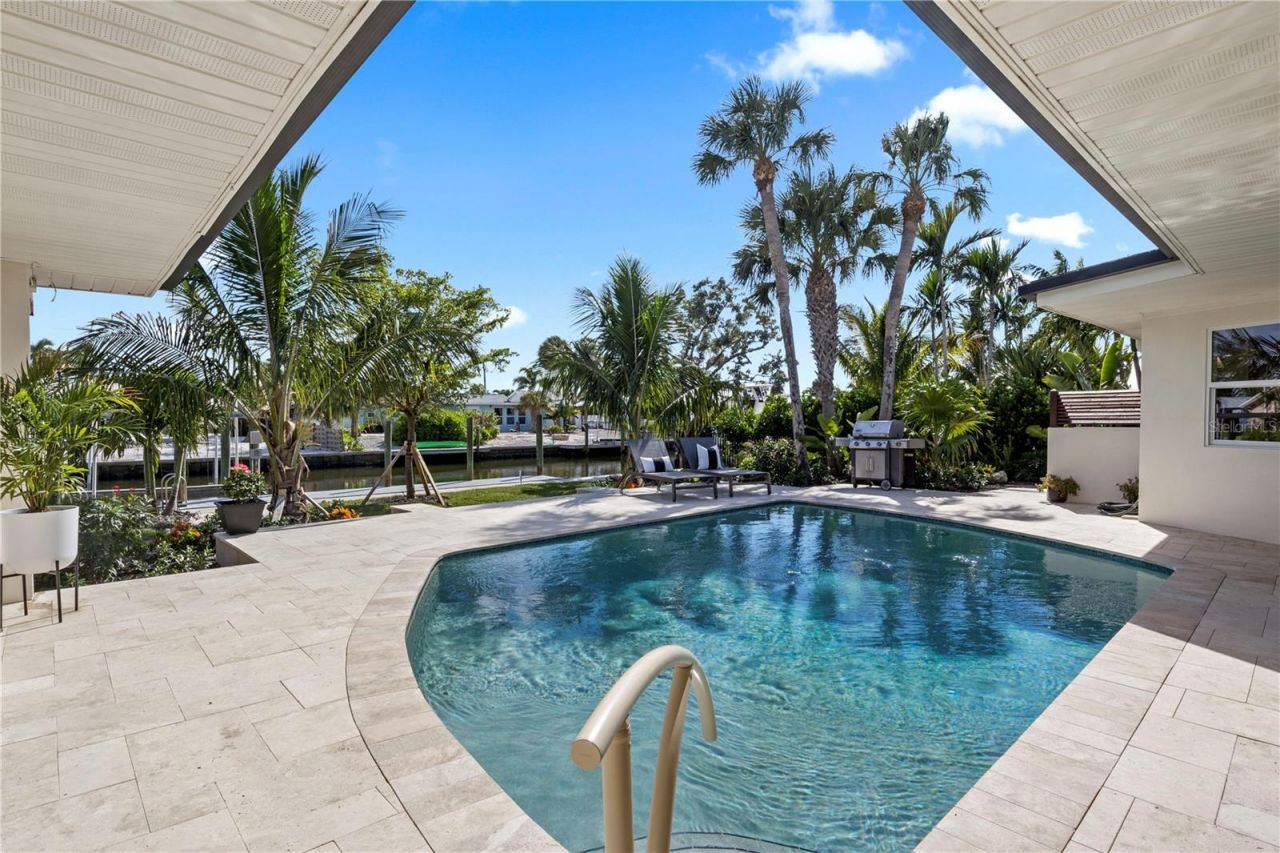 624 Dundee Lane, Holmes Beach, FL 34217 Photo