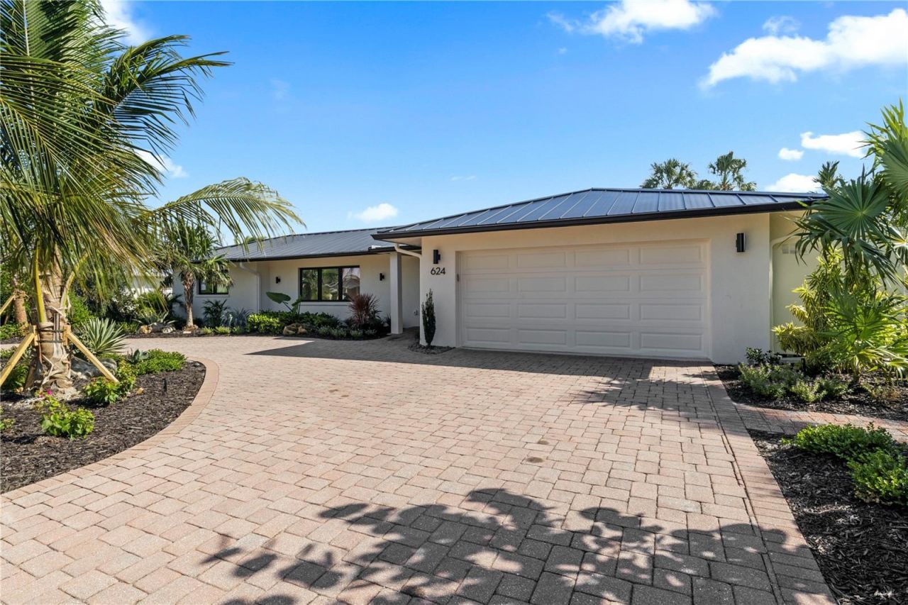 624 Dundee Lane, Holmes Beach, FL 34217 Photo