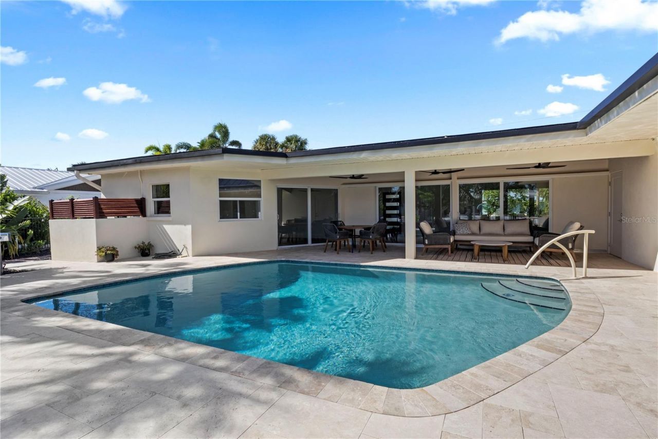 624 Dundee Lane, Holmes Beach, FL 34217 Photo