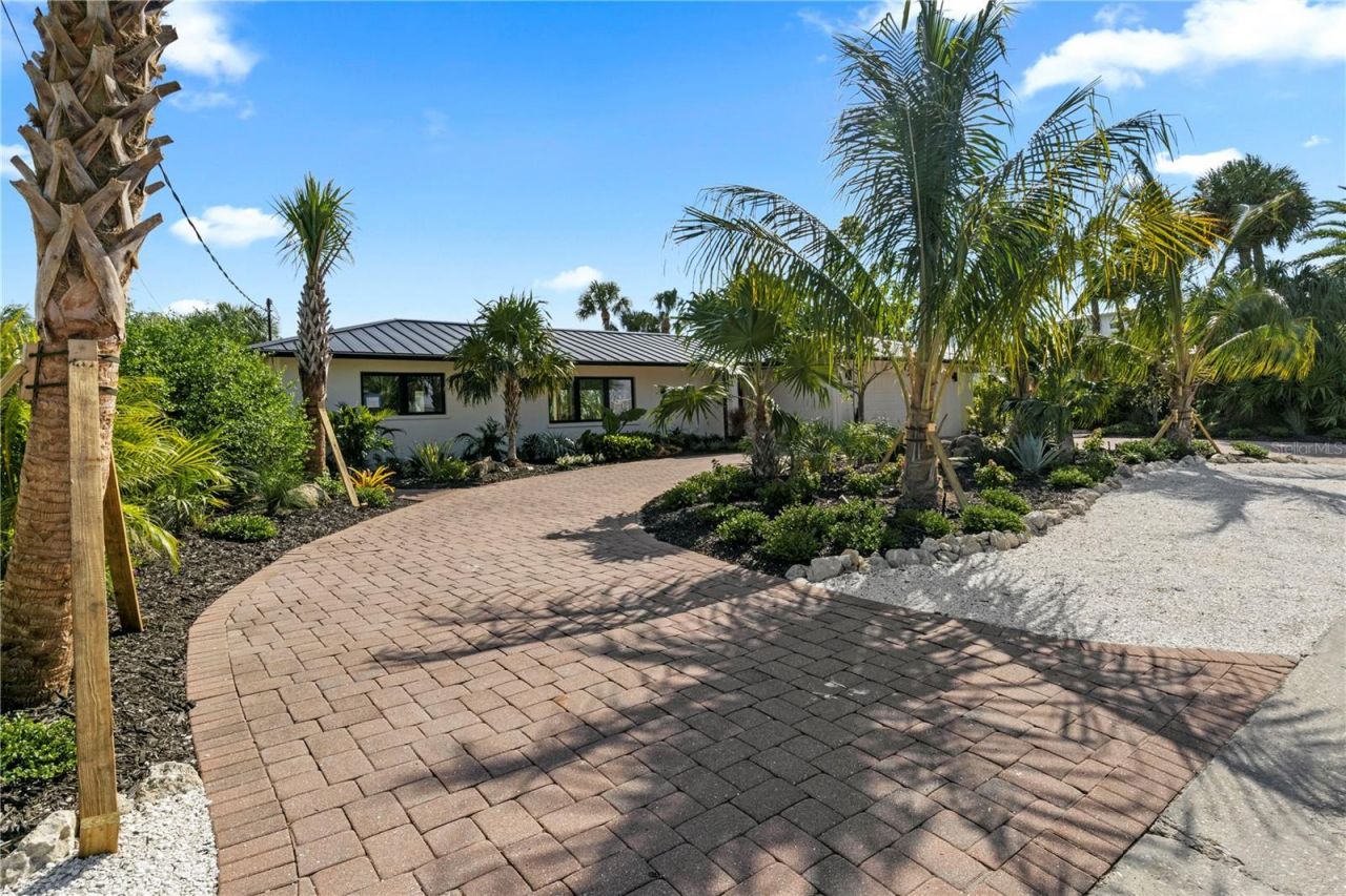 624 Dundee Lane, Holmes Beach, FL 34217 Photo