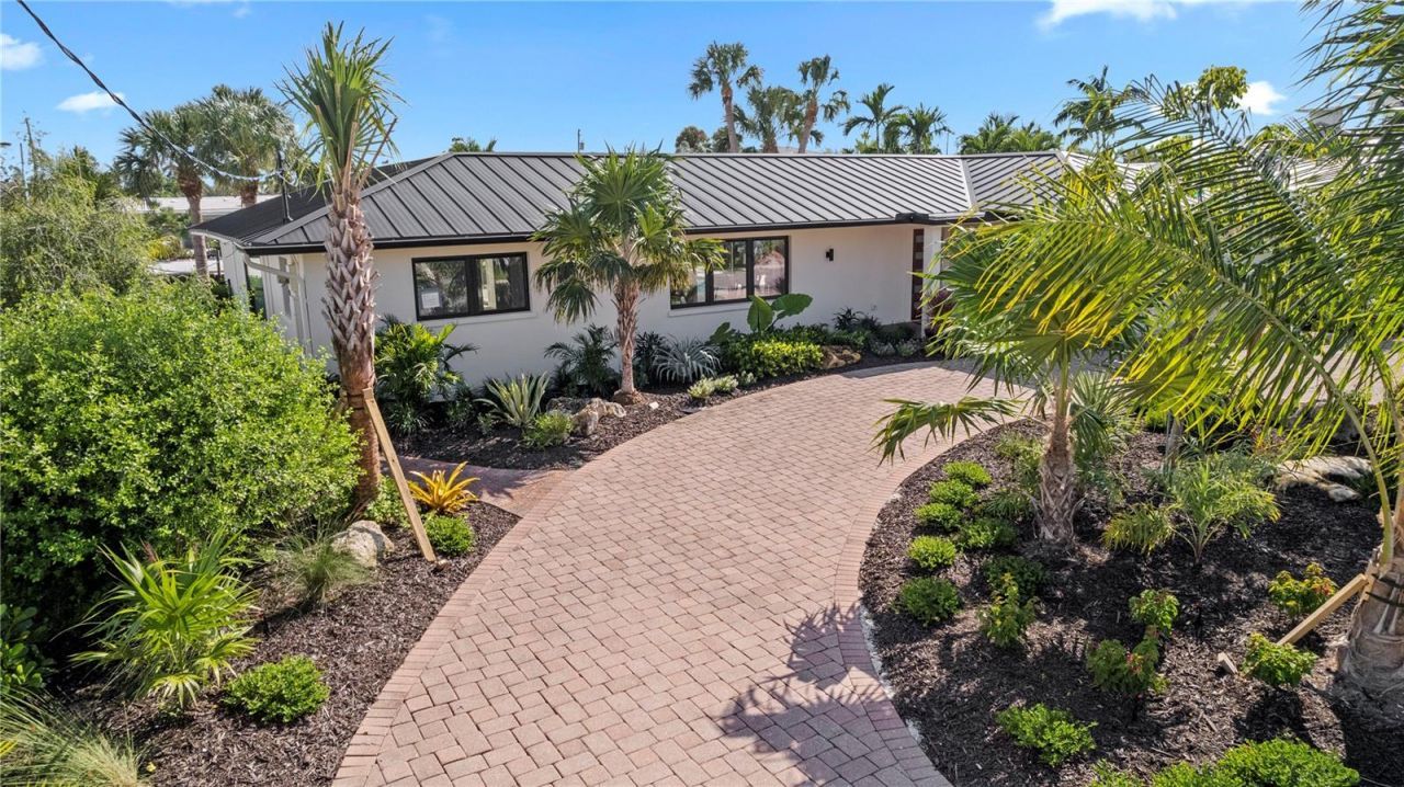 624 Dundee Lane, Holmes Beach, FL 34217 Photo