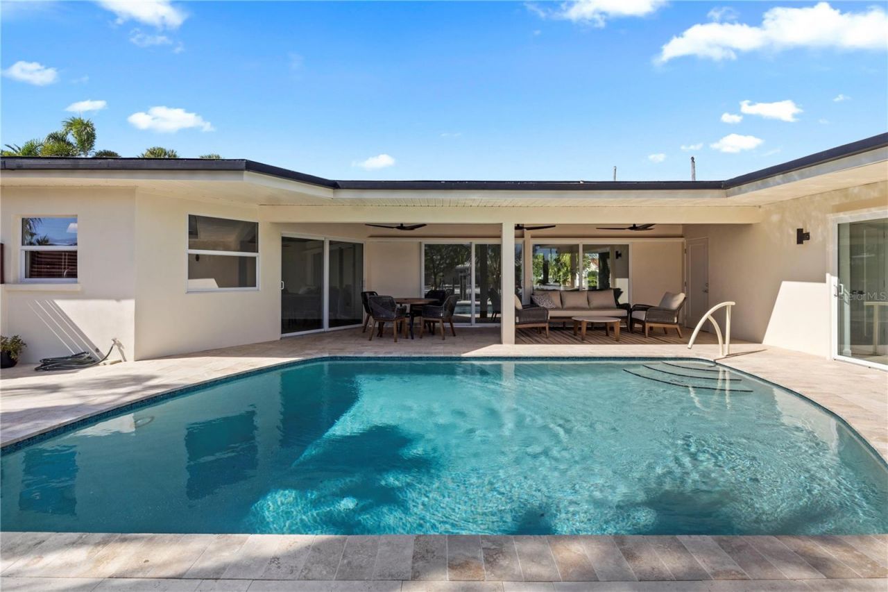 624 Dundee Lane, Holmes Beach, FL 34217 Photo