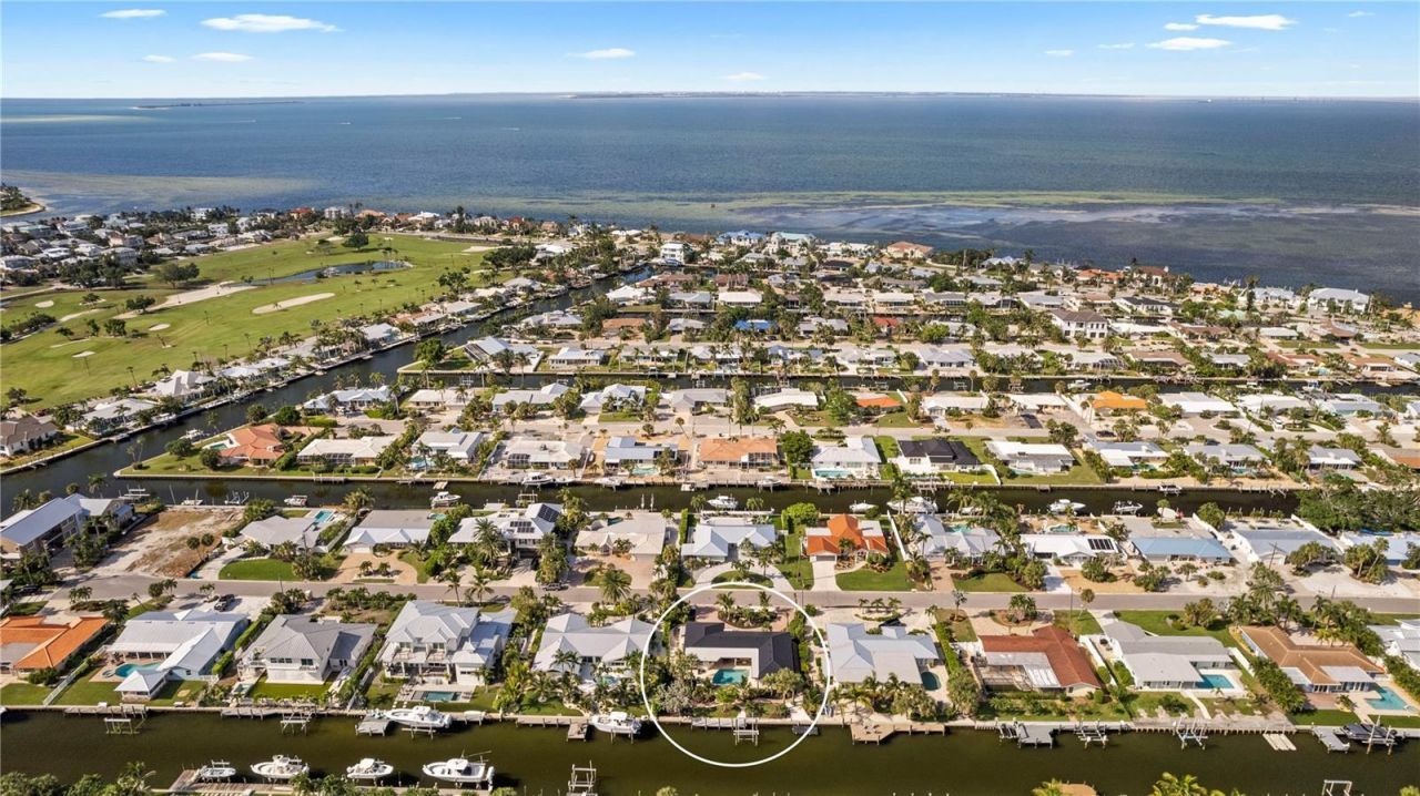 624 Dundee Lane, Holmes Beach, FL 34217 Photo