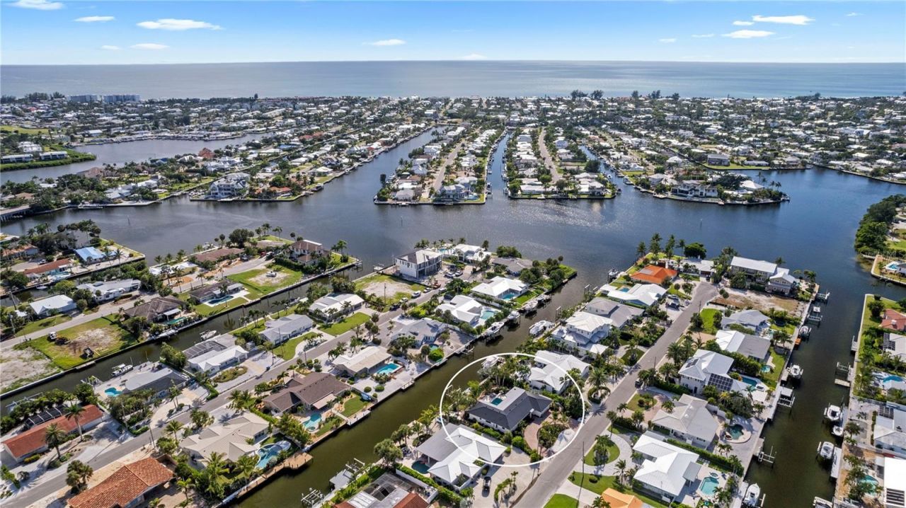 624 Dundee Lane, Holmes Beach, FL 34217 Photo