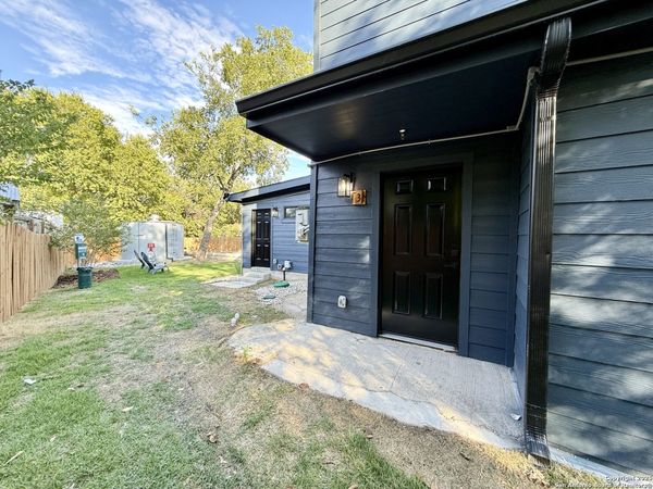 2204 W San Antonio, Unit 3, New Braunfels, TX 78130