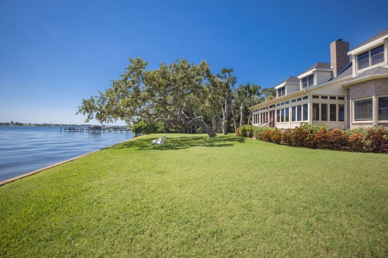 702 32nd Avenue W, Palmetto, FL 34221 Photo