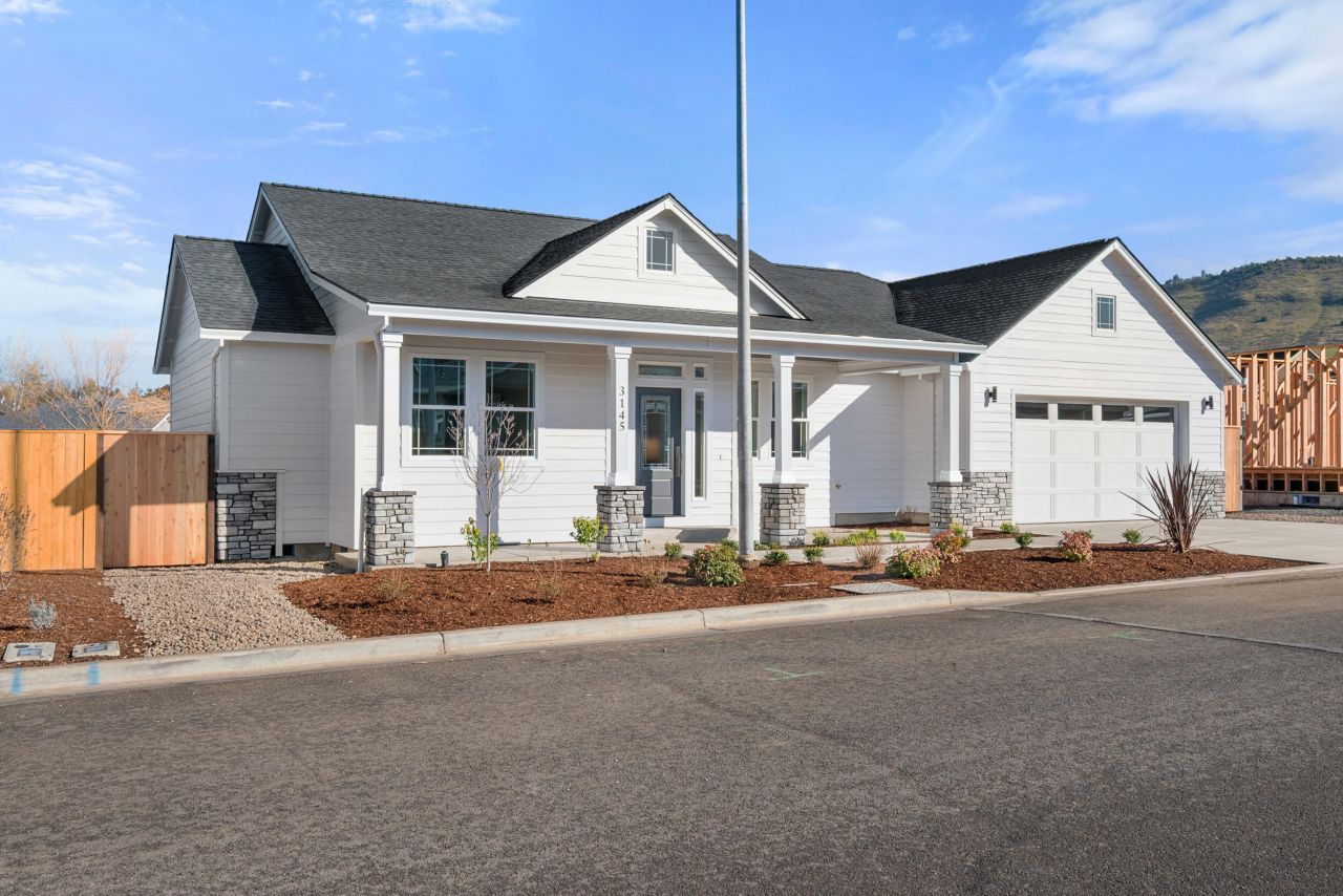 3145 Monaco Court, Medford, OR 97504 Main Photo