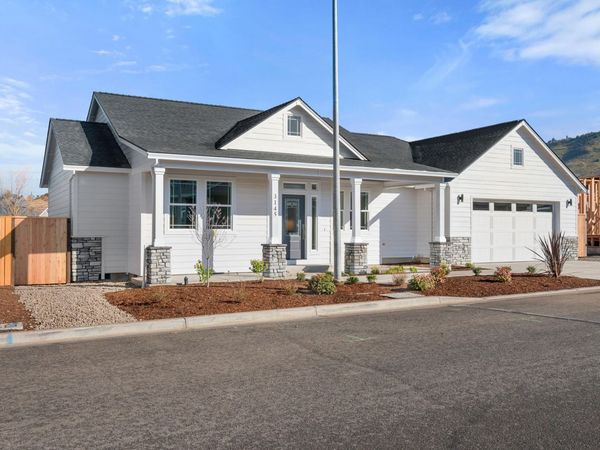 3145 Monaco Court, Medford, OR 97504