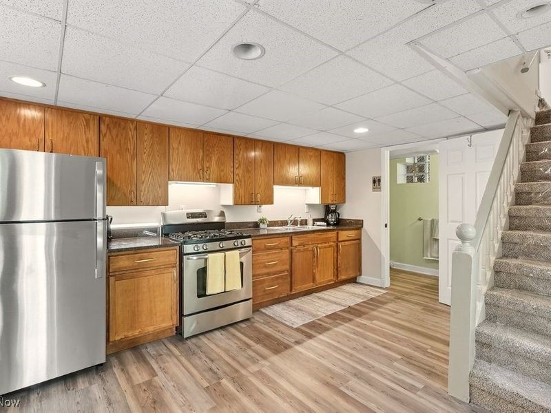 19270 Lorain Road, Fairview Park, OH 44126 Photo 17