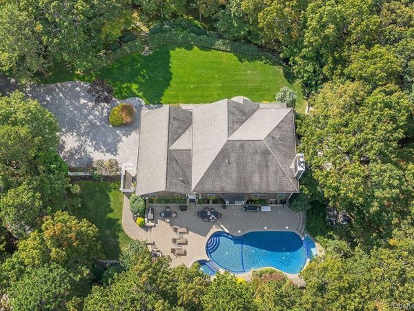 156 Maggie Drive, East Quogue, NY 11942