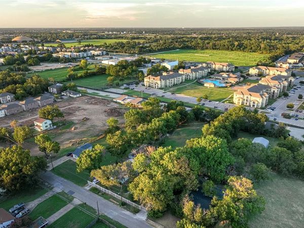 2720 S 2nd Street , Waco, TX 76706