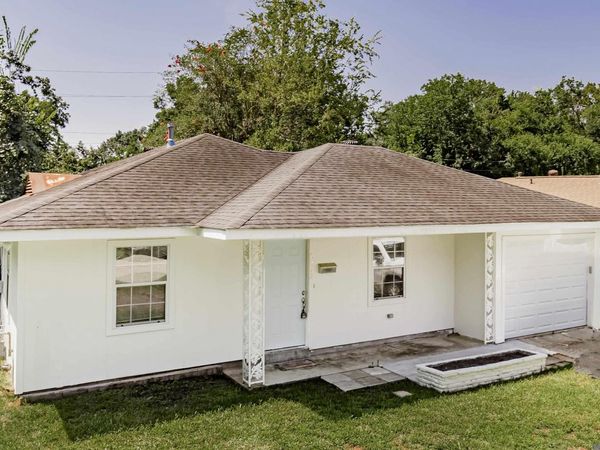 6872 Clinton Ave, Baton Rouge, LA 70805