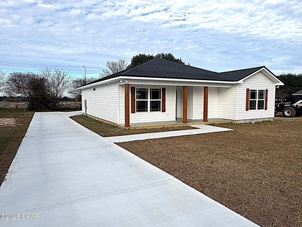 4906 Blue Sky Way, Marianna, FL 32446