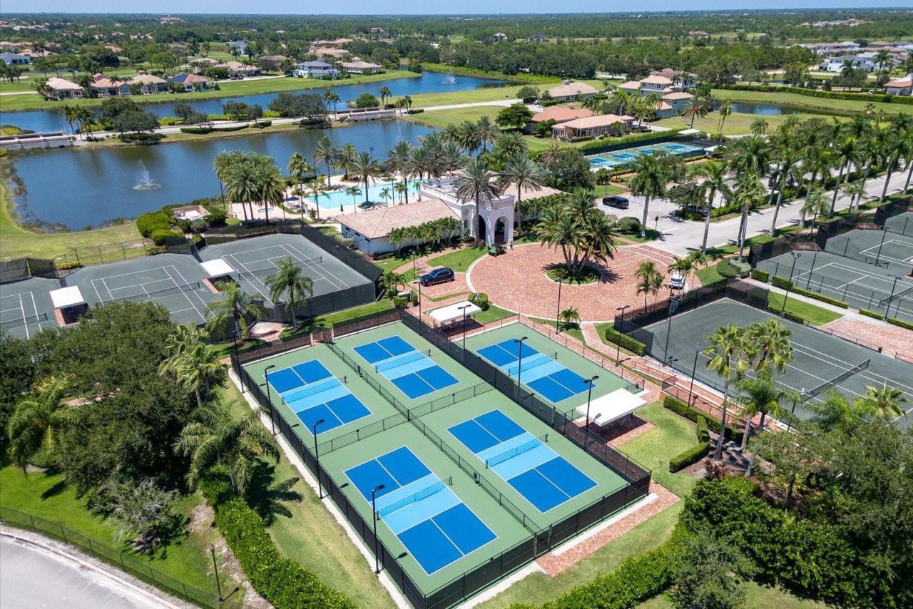 270 SE Fascino Circle, Port Saint Lucie, FL 34984 Photo