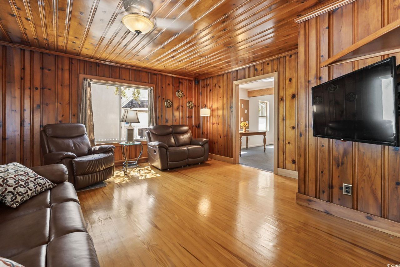 413 30th Ave. N Photo 6