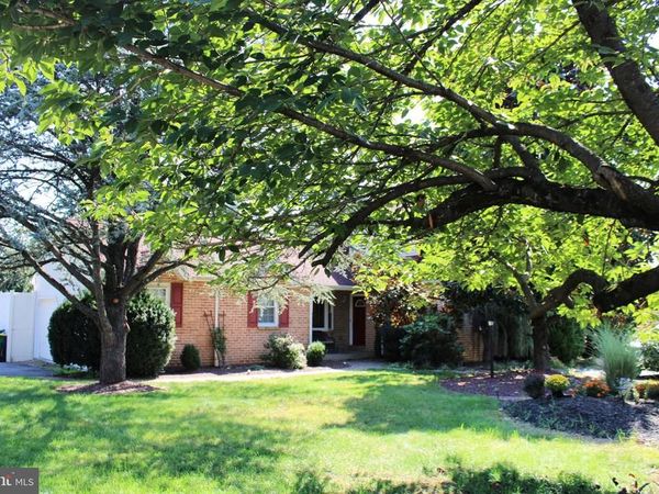 1385 BROOKSIDE ROAD, ALLENTOWN, PA 18106