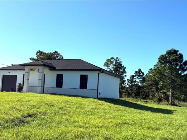 902 Wabasso CT, LEHIGH ACRES, FL 33974