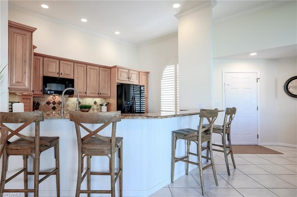 613 Beachwalk Cir, Unit J-204, Naples, FL 34108 Photo