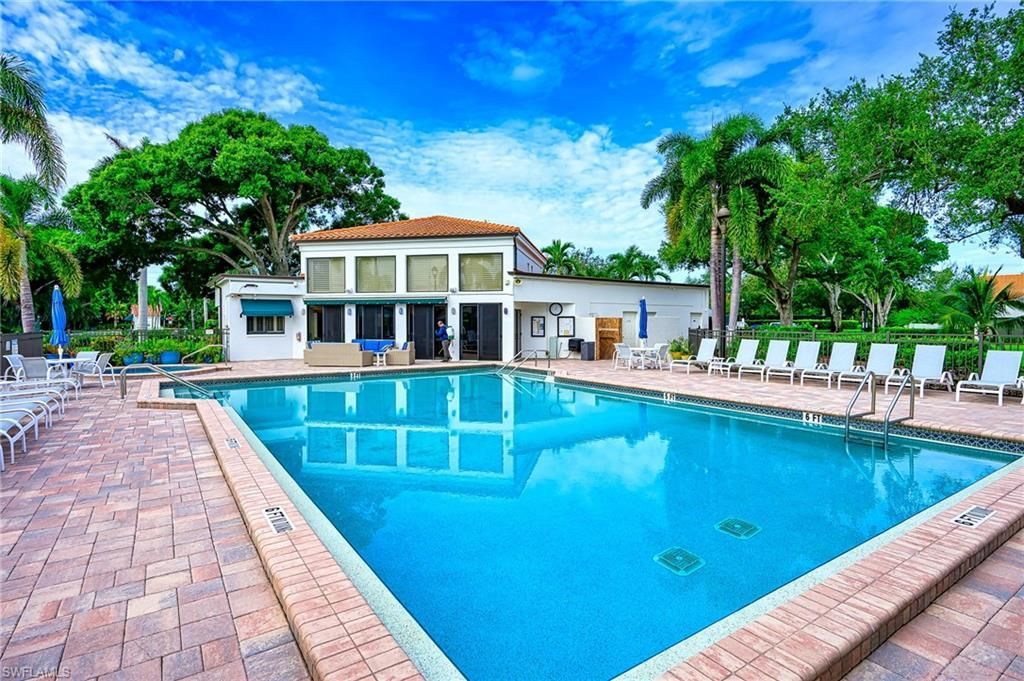 613 Beachwalk Cir, Unit J-204, Naples, FL 34108 Photo