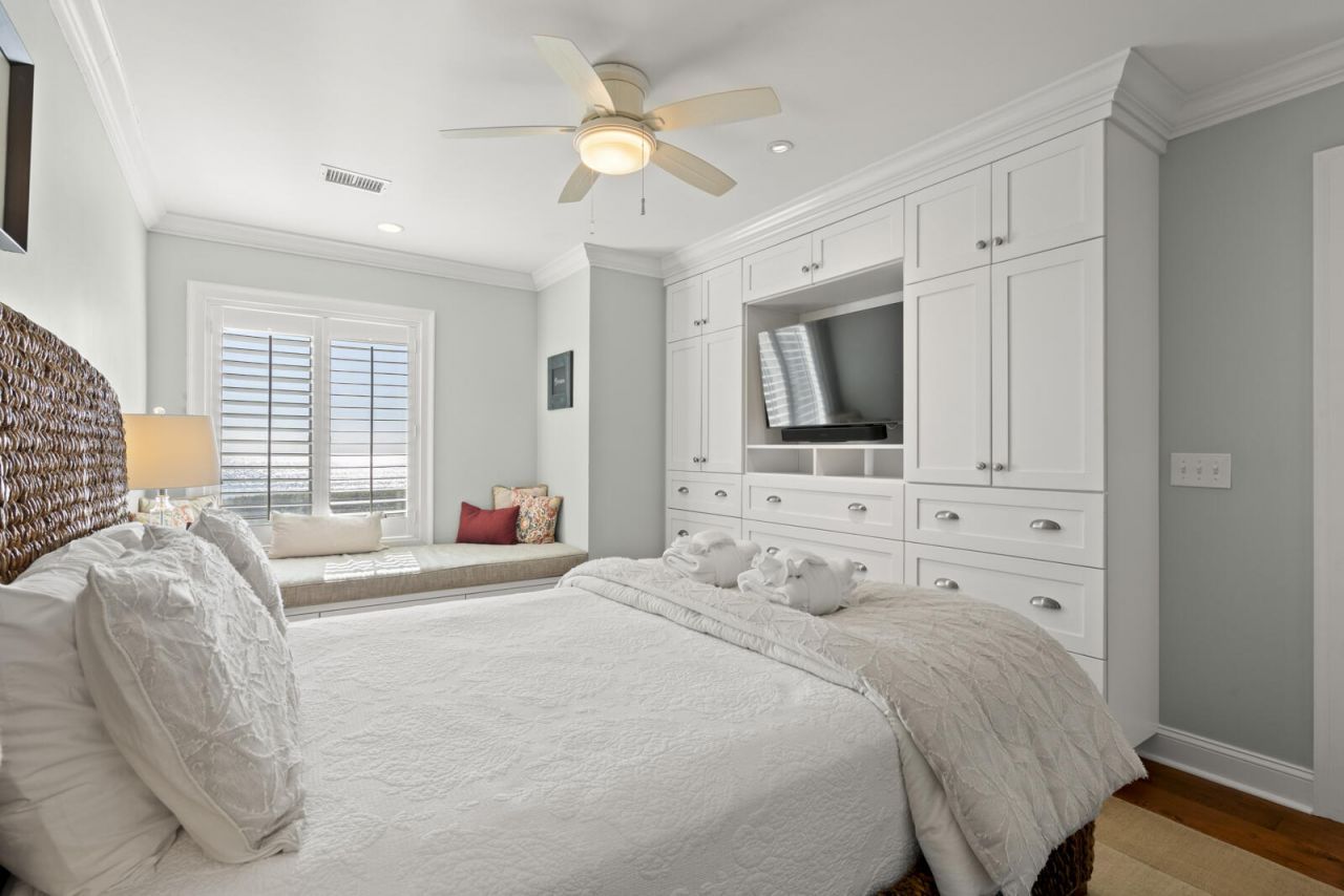 4420 Sea Forest Drive Photo 25