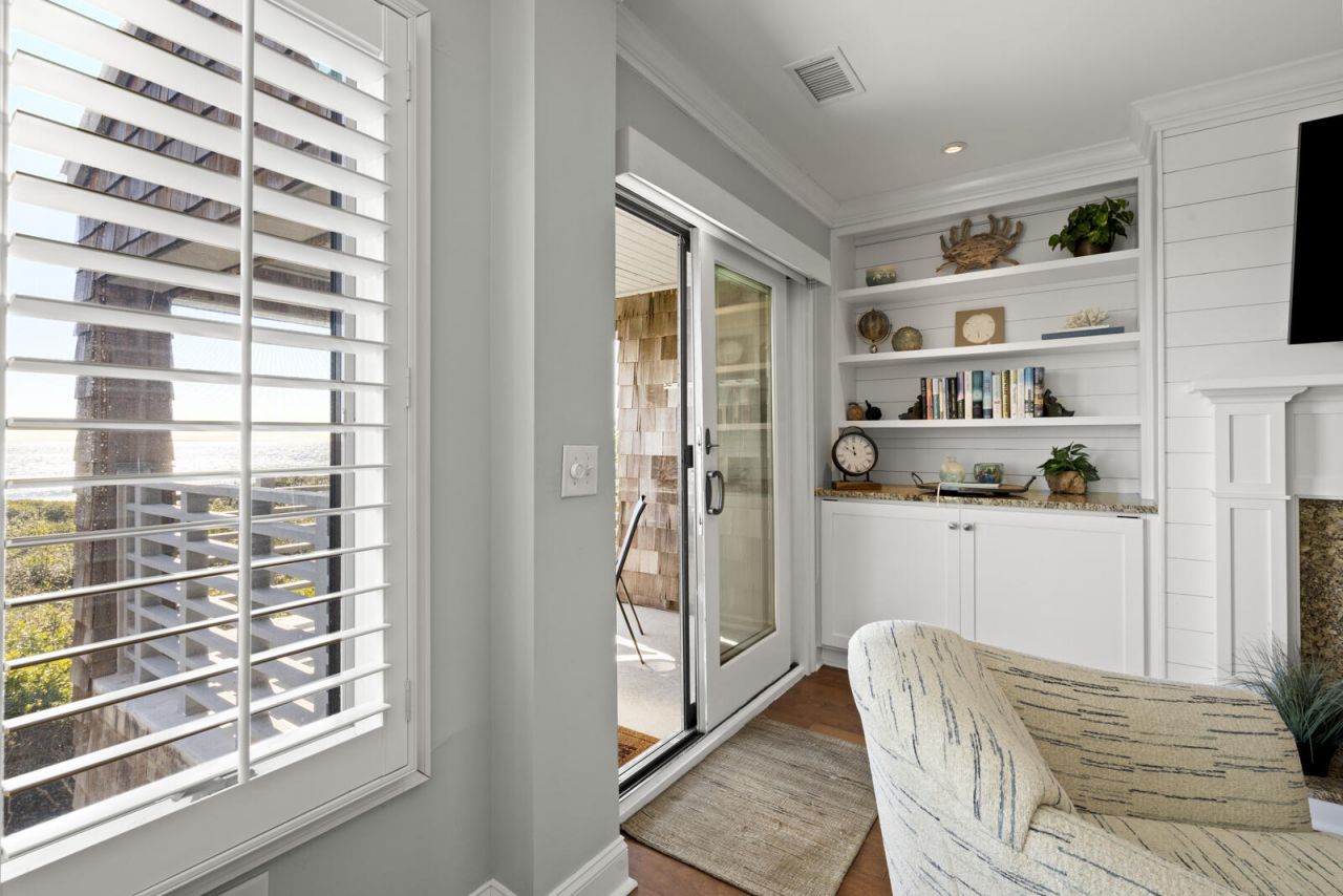 4420 Sea Forest Drive Photo 9