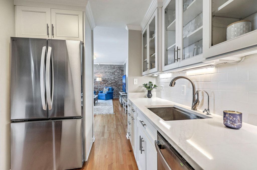 55 Ashley Avenue Photo 10